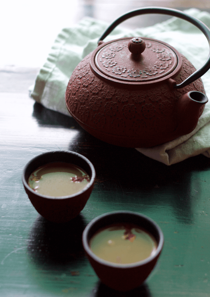 morning rituals: black matcha rose + coconut milk tonic latte